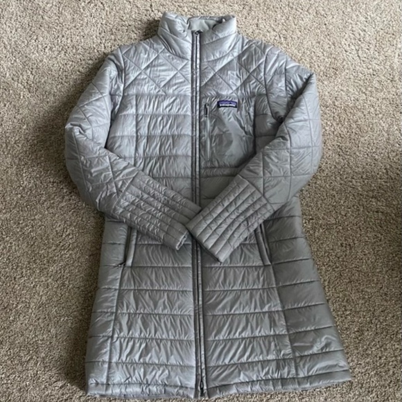 Patagonia Women's Radalie Silver/Grey Puffer Parka Coat - Picture 3 of 8